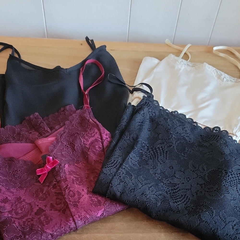 Bundle Of 4 Lace Chemises Shells Tanks Size XL